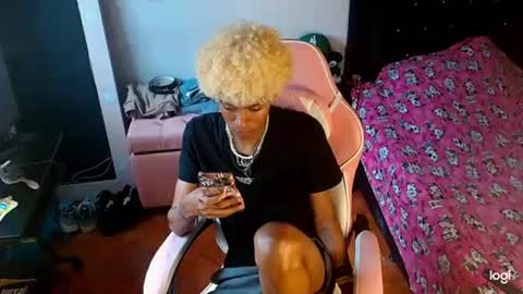 Snapshot of silverspice_ chatting on December 4, 2025, 7:00 pm Silver Spice online show from December 4, 2025, 7:00 pm