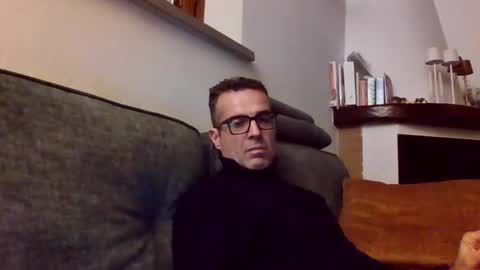 Snapshot of simmeturbate chatting on March 13, 2026, 11:33 pm Italiandaddyitalydickassbottomassholecomshowmasturbatenudeboyitalyatleticcutemuscolarhardcockdickboy online show from March 13, 2026, 11:33 pm