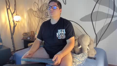 Snapshot of simon_colt chatting on October 6, 2025, 4:48 pm simon colt online show from October 6, 2025, 4:48 pm