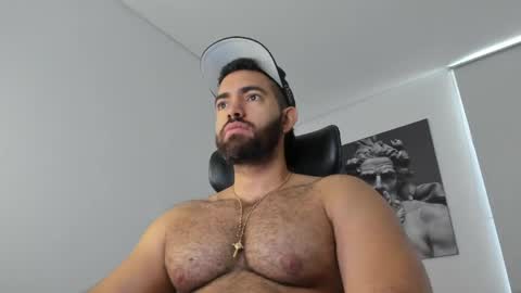 Snapshot of simon_leon01 chatting on April 18, 2026, 11:36 am simon_leon01 online show from April 18, 2026, 11:36 am