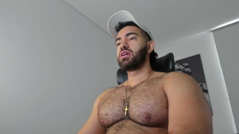 Snapshot of simon_leon01 chatting on April 28, 2026, 11:37 am simon_leon01 online show from April 28, 2026, 11:37 am