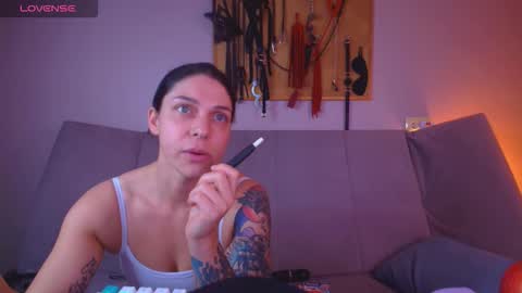 simona_moonshine online show from February 20, 2026, 8:09 pm