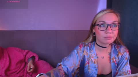 simona_moonshine online show from March 30, 2026, 6:47 am