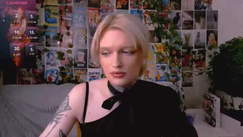 Simona online show from October 26, 2025, 11:42 pm