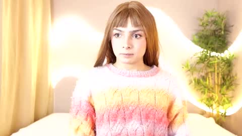 Snapshot of simone_sky chatting on February 13, 2026, 1:07 pm simone_sky online show from February 13, 2026, 1:07 pm