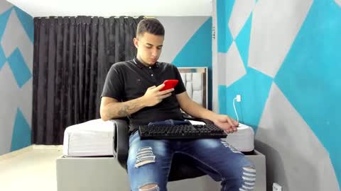 Snapshot of simonkeler chatting on December 13, 2024, 12:31 am SIMON KELER online show from December 13, 2024, 12:31 am