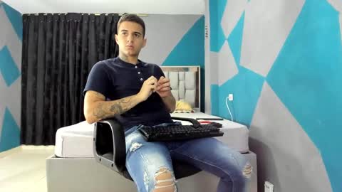 Snapshot of simonkeler chatting on December 15, 2024, 5:56 am SIMON KELER online show from December 15, 2024, 5:56 am