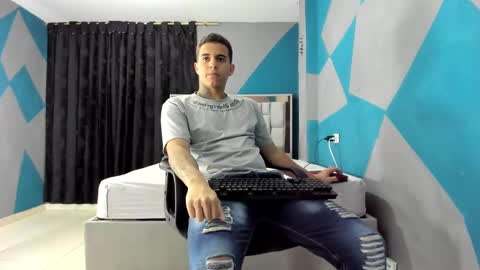 Snapshot of simonkeler chatting on December 19, 2024, 2:34 am SIMON KELER online show from December 19, 2024, 2:34 am