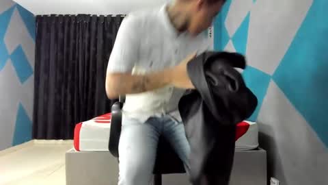 Snapshot of simonkeler chatting on December 21, 2024, 3:25 am SIMON KELER online show from December 21, 2024, 3:25 am