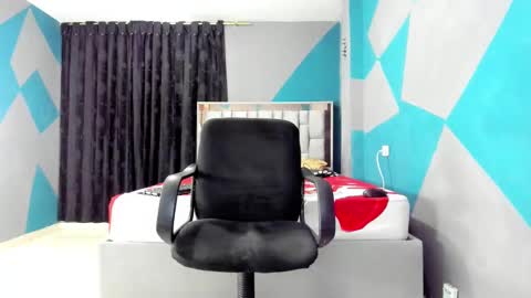 Snapshot of simonkeler chatting on December 31, 2024, 8:37 am SIMON KELER online show from December 31, 2024, 8:37 am