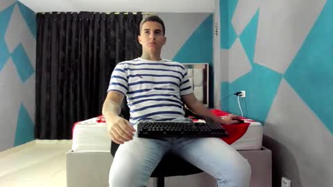 Snapshot of simonkeler chatting on January 3, 2025, 6:55 am SIMON KELER online show from January 3, 2025, 6:55 am