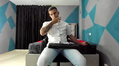 Snapshot of simonkeler chatting on February 2, 2025, 3:21 am SIMON KELER online show from February 2, 2025, 3:21 am