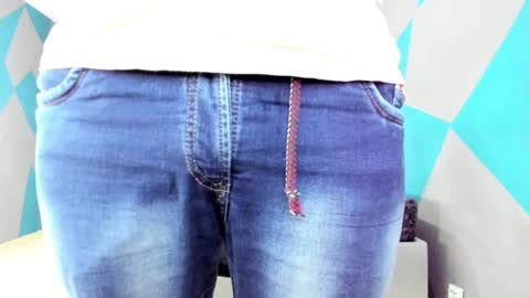 Snapshot of simonkeler chatting on February 5, 2025, 6:02 am SIMON KELER online show from February 5, 2025, 6:02 am