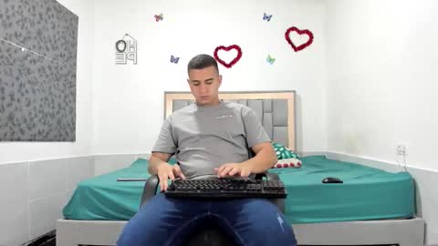 Snapshot of simonkeler chatting on October 12, 2025, 7:57 pm SIMON KELER online show from October 12, 2025, 7:57 pm