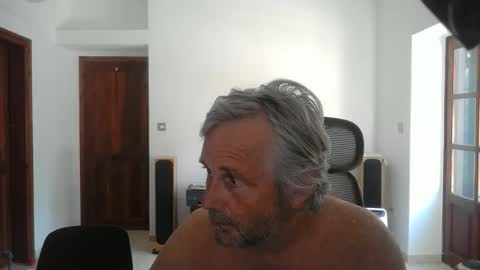 Snapshot of simonthenudist chatting on April 30, 2026, 1:06 pm Simon online show from April 30, 2026, 1:06 pm