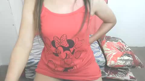 Snapshot of simpleladie15 chatting on February 6, 2025, 9:17 pm marisweet online show from February 6, 2025, 9:17 pm