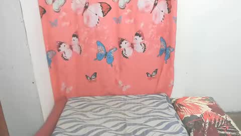 Snapshot of simpleladie15 chatting on February 11, 2025, 9:20 am marisweet online show from February 11, 2025, 9:20 am