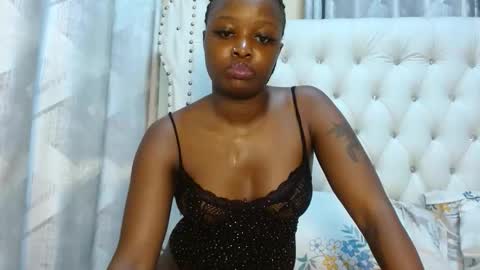 Snapshot of simply_eve1 chatting on October 18, 2025, 1:08 am simply_eve1 online show from October 18, 2025, 1:08 am