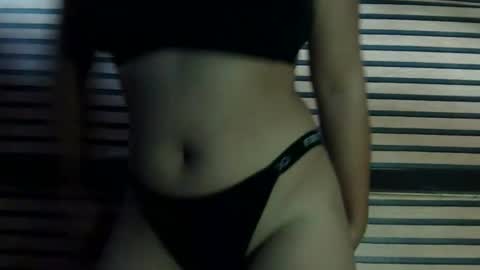 Snapshot of simply_y0urs chatting on January 15, 2025, 7:05 am simply_y0urs online show from January 15, 2025, 7:05 am