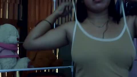 Snapshot of simply_y0urs chatting on October 22, 2025, 6:13 am simply_y0urs online show from October 22, 2025, 6:13 am