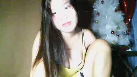 Snapshot of simply_y0urs chatting on December 13, 2025, 7:53 pm simply_y0urs online show from December 13, 2025, 7:53 pm