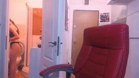 Snapshot of simyhvn chatting on November 1, 2025, 6:32 pm simyhvn online show from November 1, 2025, 6:32 pm