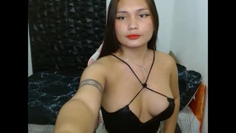 Snapshot of sinampot chatting on December 21, 2024, 1:58 am hi im thalia nice to meet you please give me thumbs up 3 online show from December 21, 2024, 1:58 am