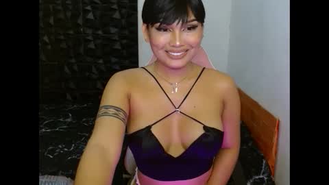 Snapshot of sinampot chatting on February 1, 2025, 1:44 am hi im thalia nice to meet you please give me thumbs up 3 online show from February 1, 2025, 1:44 am