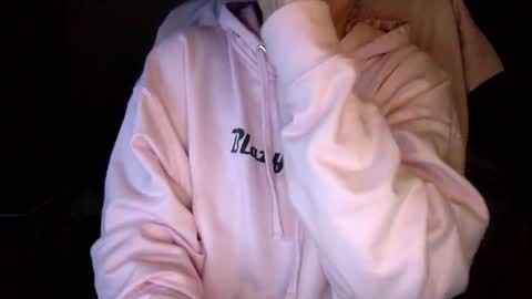 Sindra online show from January 12, 2025, 1:32 am