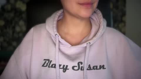 Sindra online show from November 17, 2025, 8:47 pm