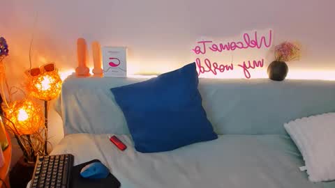 Sindy online show from November 11, 2025, 11:49 pm