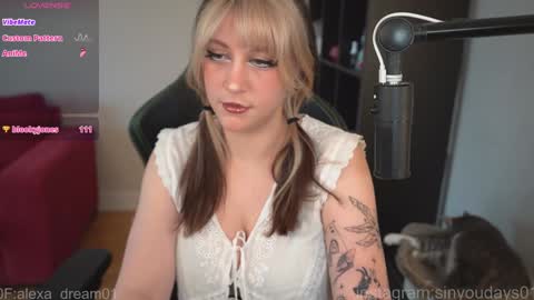 wwoooooooooooof online show from March 26, 2026, 8:36 pm