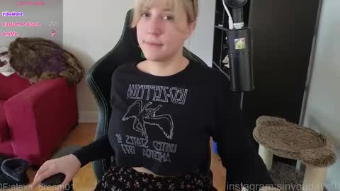 wwoooooooooooof online show from April 2, 2026, 3:53 pm