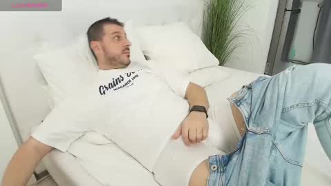 Snapshot of sinfuleagle chatting on January 3, 2025, 3:01 pm Eagle online show from January 3, 2025, 3:01 pm