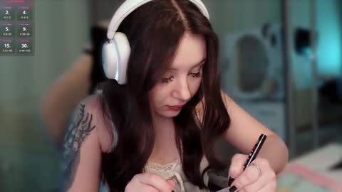 Snapshot of sinigami_ chatting on January 9, 2025, 11:24 pm Ari online show from January 9, 2025, 11:24 pm
