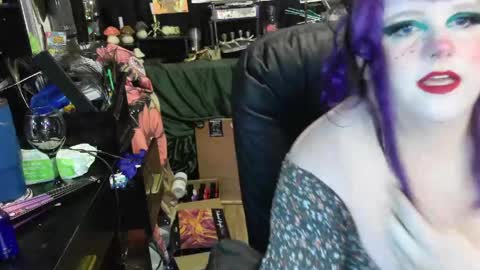 Sinstress hemlock online show from April 24, 2026, 2:14 am