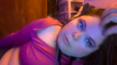 Siofra online show from November 15, 2025, 4:43 am