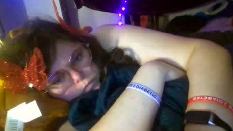 Siofra online show from November 20, 2025, 1:17 am