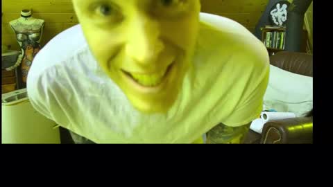 Snapshot of siphonophorstrings chatting on October 5, 2025, 7:01 pm Dustbunnyfoofoo online show from October 5, 2025, 7:01 pm