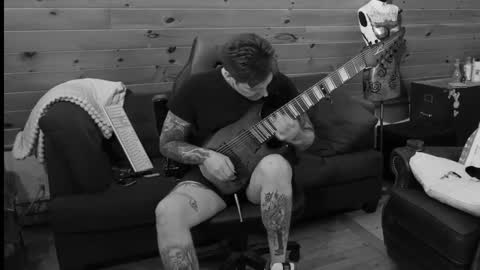 Snapshot of siphonophorstrings chatting on October 21, 2025, 5:41 am Dustbunnyfoofoo online show from October 21, 2025, 5:41 am