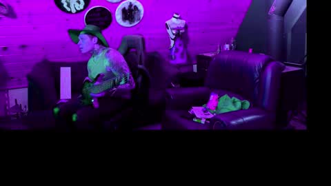 Snapshot of siphonophorstrings chatting on November 2, 2025, 12:24 am Dustbunnyfoofoo online show from November 2, 2025, 12:24 am