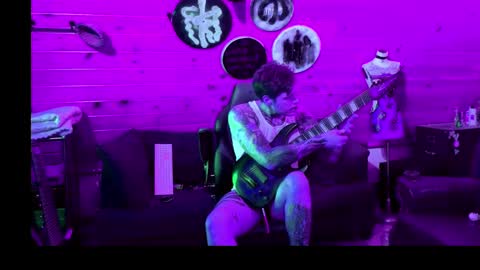 Snapshot of siphonophorstrings chatting on November 6, 2025, 1:39 am Dustbunnyfoofoo online show from November 6, 2025, 1:39 am