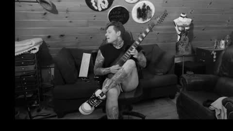 Snapshot of siphonophorstrings chatting on November 7, 2025, 2:22 am Dustbunnyfoofoo online show from November 7, 2025, 2:22 am