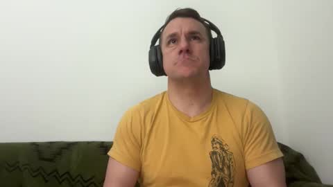 Snapshot of sirbubblesworth chatting on April 20, 2026, 11:13 am sirbubblesworth online show from April 20, 2026, 11:13 am