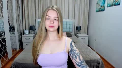 Snapshot of sirenabloom chatting on June 3, 2026, 4:26 am SirenaBloom online show from June 3, 2026, 4:26 am