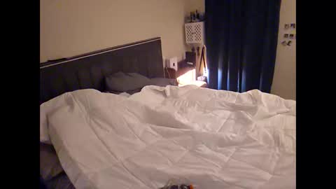 sirrockos online show from April 19, 2026, 5:07 am