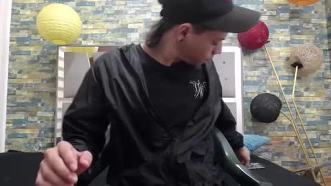 Snapshot of sirryant chatting on December 4, 2024, 12:25 pm SIR RYANT online show from December 4, 2024, 12:25 pm