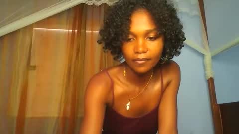 Sissi0325 online show from February 5, 2026, 9:03 am