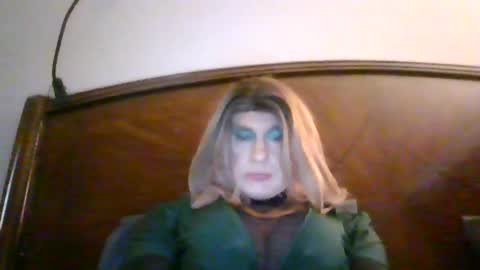 Snapshot of sissyandi38 chatting on July 6, 2026, 12:40 am wants to suck cock online show from July 6, 2026, 12:40 am