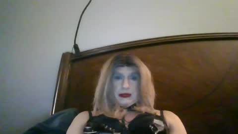 Snapshot of sissyandi38 chatting on July 8, 2026, 12:15 am wants to suck cock online show from July 8, 2026, 12:15 am